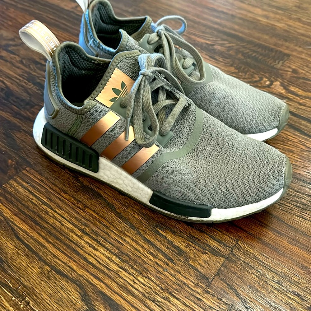 Adidas women’s NMD_R1 'Metallic Formstrip - Legacy Green
